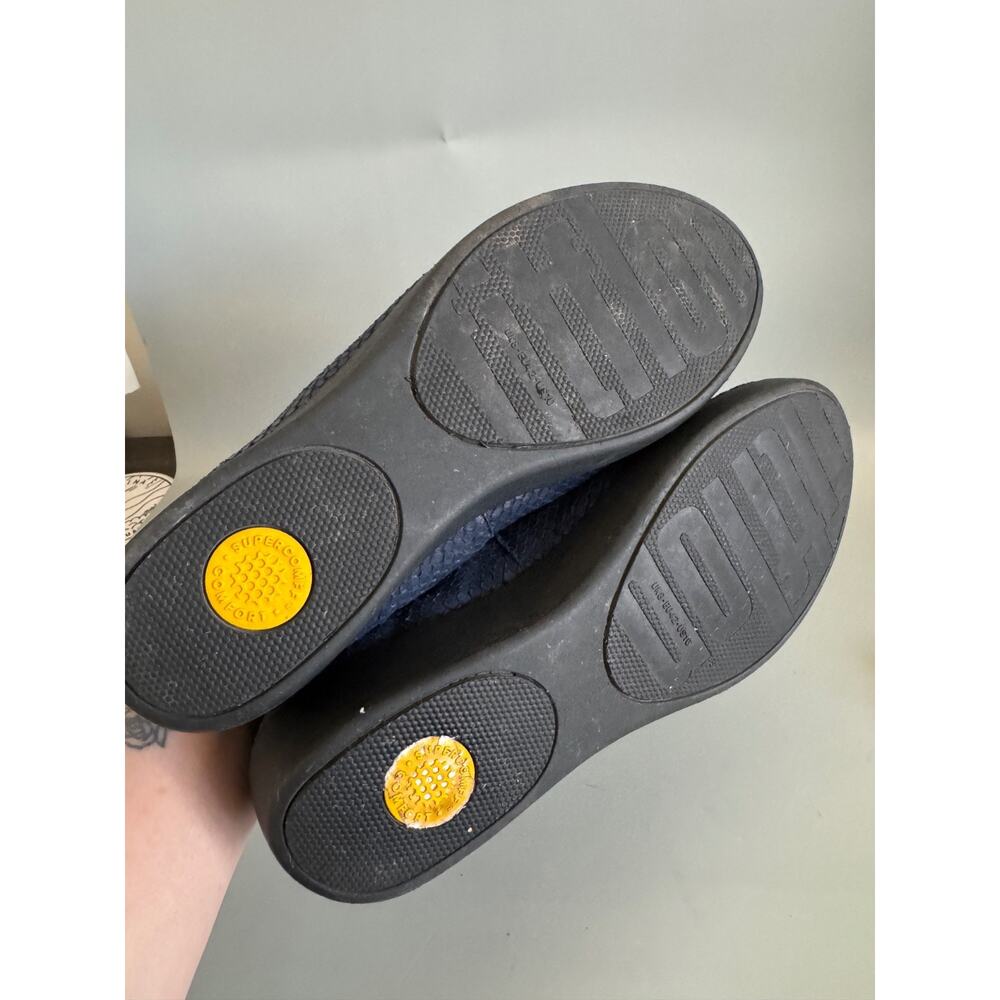FitFlop Shoes Womens Size 10 Navy Slip On Wedge Loafers Snake Embossed Comfort - Picture 6 of 9